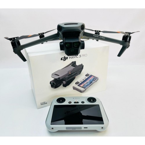Квадрокоптер DJI Mavic 3 Pro в Архангельске с пультом DJI RC