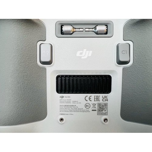 Квадрокоптер DJI Mavic 3 Pro в Архангельске с пультом DJI RC